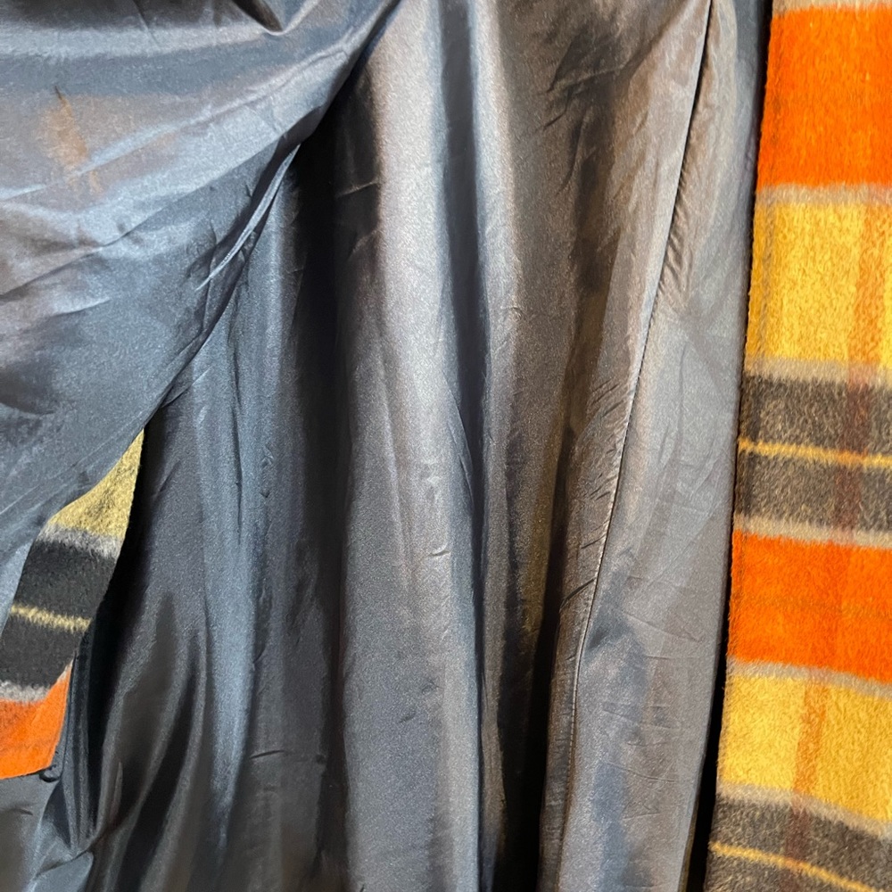 Re-Named Plaid Cape Size M - Picture 8 of 9